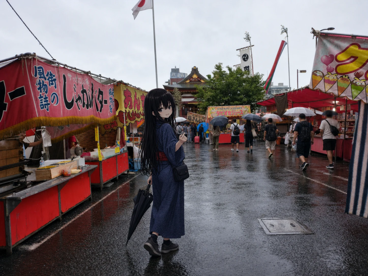 雨の羽田神社参道。屋台の間を歩く浴衣姿の凜
